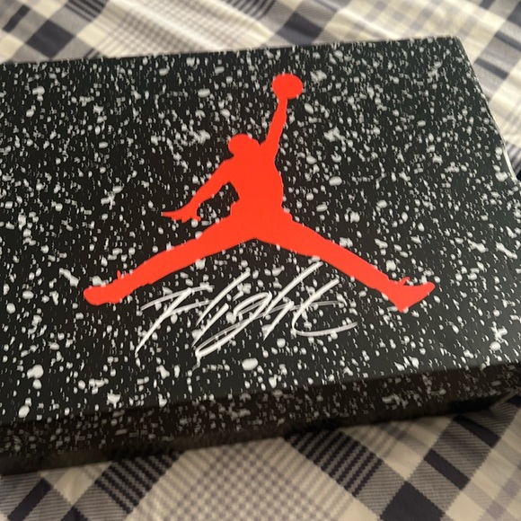 Jordan’s - Picture 1 of 5